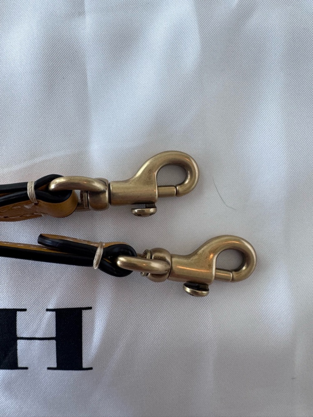 Coach Pebbled Leather Tote in Mustard Gold with two detachable shoulder straps - Picture 9 of 16